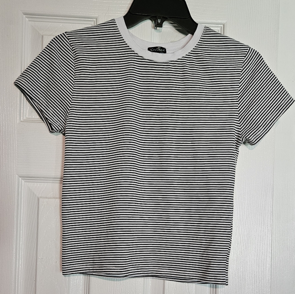 Splash Black & White Striped Shirt, Junior's Size Small